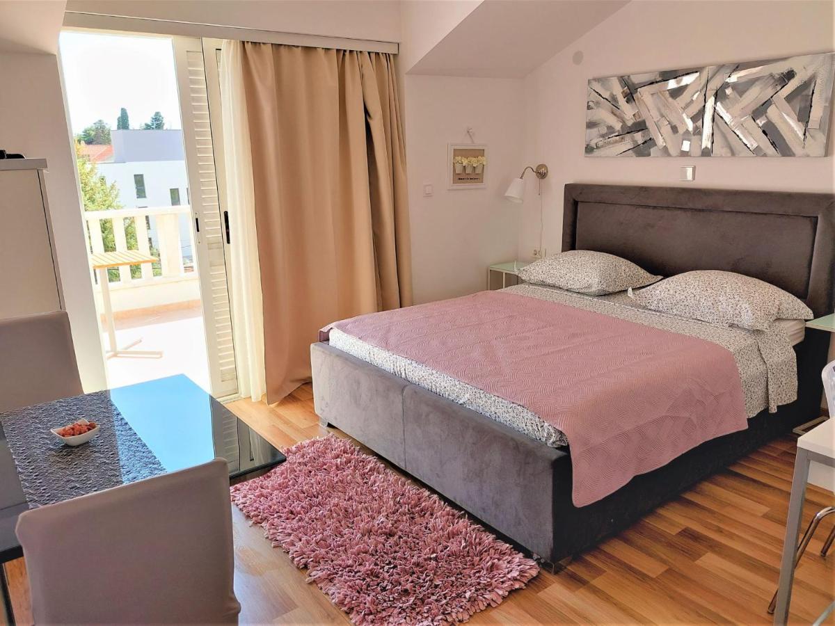 Apartments Roko Kaštela Zewnętrze zdjęcie