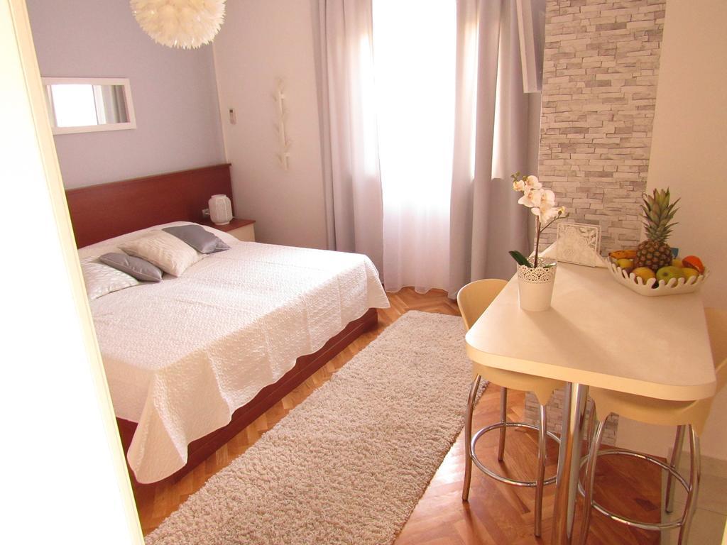 Apartments Roko Kaštela Zewnętrze zdjęcie