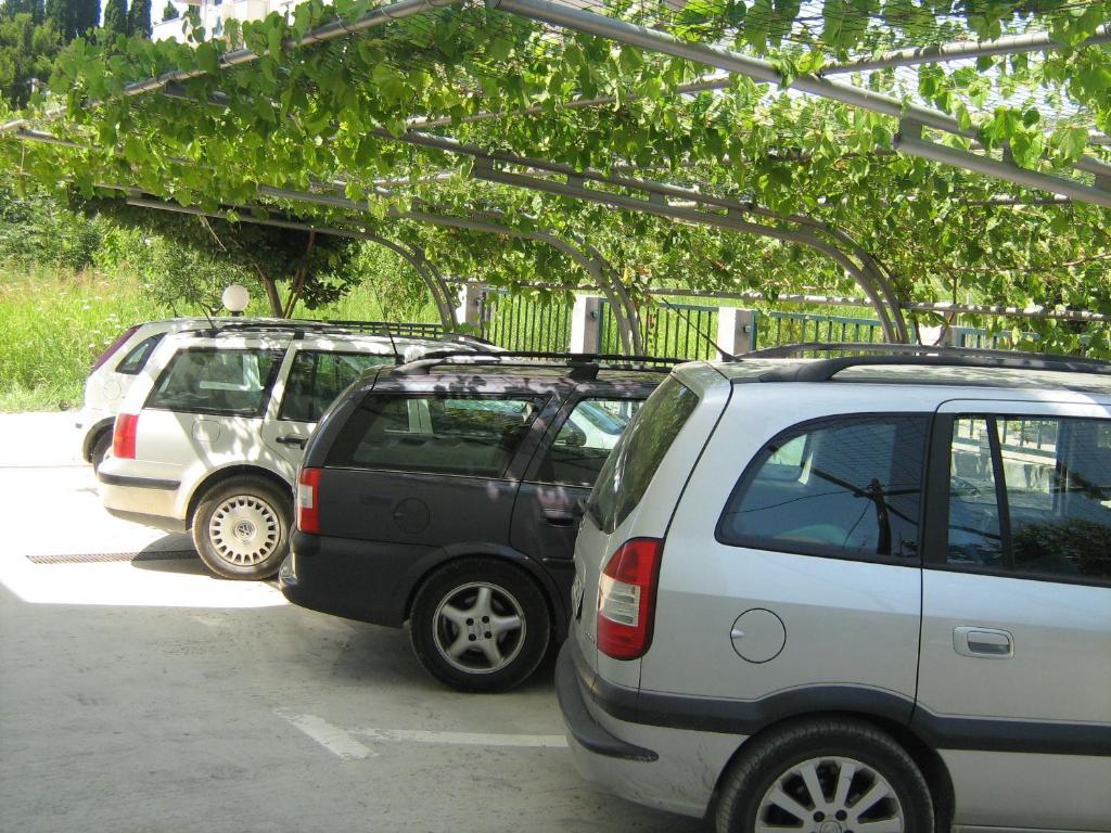 Apartments Roko Kaštela Zewnętrze zdjęcie