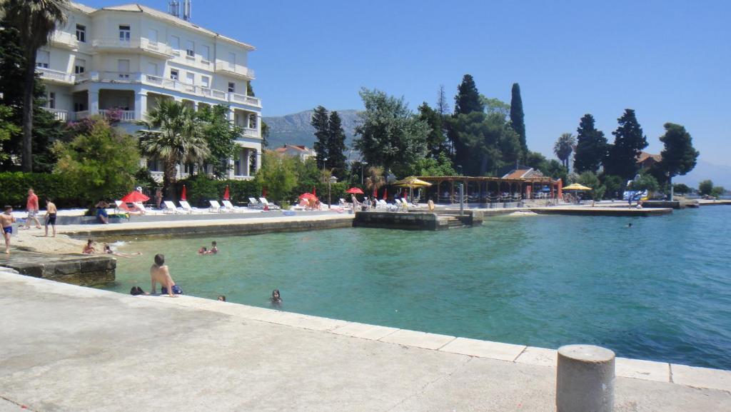 Apartments Roko Kaštela Zewnętrze zdjęcie